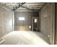 Local comercial con terraza delante