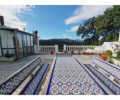 GRAN CASA A CUATRO VIENTOS A LA ENTRADA DE MAS CARBO