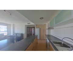 PRECIOSA VIVIENDA CON PISCINA EN AVDA. LIBIA
