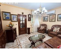 ¡¡ CASA EN LA ZONA DEL ZUMBACON CON PATIO!!