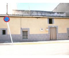 Se vende vasa de pueblo con desván o doblado, en Torreorgaz, Cáceres