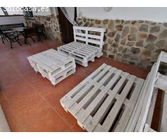 Terreno con Casa de Campo con Piscina, Chimenea, Luz y Agua