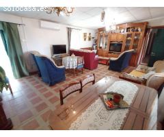 Terreno con Casa de Campo con Piscina, Chimenea, Luz y Agua
