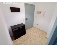 Piso de 4 Dormitorios con Garaje y Trastero a 5 Minutos de La Cruz