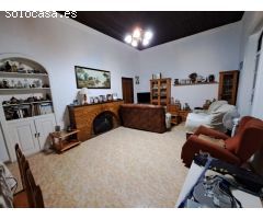 GRAN OPORTUNIDAD, VIVIENDA CON GARAJE Y LOCAL COMERCIAL EN CAMPAMENTO