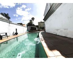 Casa independiente con jardín y piscina en Guadacorte