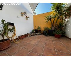 Alquiler de adosado de 3 dormitorios con garaje y patio en centro de San Roque