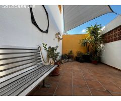 Alquiler de adosado de 3 dormitorios con garaje y patio en centro de San Roque