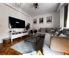Vivienda de 3 dormitorios, con terraza y  2 plazas de garaje  en San Isidro