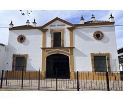 GRAN SALÓN DE CELEBRACIONES  listo para comenzar actividad en LORA del RIO