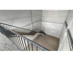 Estupenda Nave/Local Comercial  de 130 m2 en 2 alturas con gran escaparate