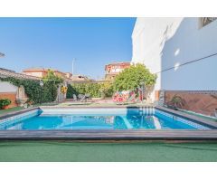 Encantador chalet ubicado en la mejor zona de Maracena, con Barbacoa y Piscina