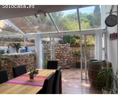 Tríplex con vistas, garaje y piscina en Portals Nous
