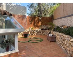 Tríplex con vistas, garaje y piscina en Portals Nous