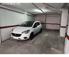 Se vende plaza de garaje para coche pequeño, cerca del paseo marítimo, en Torrevieja.