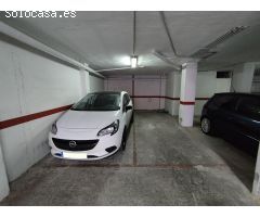 Se vende plaza de garaje para coche pequeño, cerca del paseo marítimo, en Torrevieja.