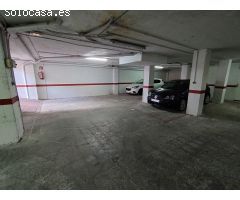 Se vende plaza de garaje para coche pequeño, cerca del paseo marítimo, en Torrevieja.