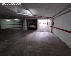 Se vende plaza de garaje para coche pequeño, cerca del paseo marítimo, en Torrevieja.