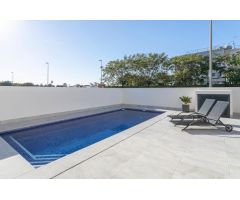 Villas adosadas de obra nueva con piscina privada en la zona de Daya Nueva, Costa Blanca