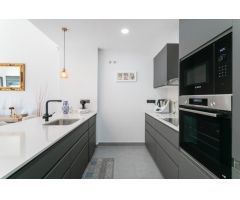 Villas adosadas de obra nueva con piscina privada en la zona de Daya Nueva, Costa Blanca