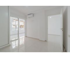 Se vende piso totalmente reformado con Licencia de Alquiler turístico en Playa del Cura, Torrevieja