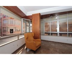 PISO DE 153 M²  EN PLENO CENTRO DE CARTAGENA CON PLAZA DE GARAJE