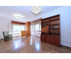 PISO DE 153 M²  EN PLENO CENTRO DE CARTAGENA CON PLAZA DE GARAJE