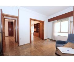 PISO DE 153 M²  EN PLENO CENTRO DE CARTAGENA CON PLAZA DE GARAJE
