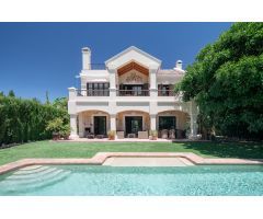 Preciosa villa de estilo andaluz en Sierra Blanca 