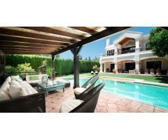 Preciosa villa de estilo andaluz en Sierra Blanca 