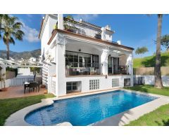 VILLA INDEPENDIENTE REFORMADA EN BENALMÁDENA -– AMPLITUD, CONFORT Y UBICACIÓN PRIVILEGIADA