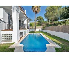 VILLA INDEPENDIENTE REFORMADA EN BENALMÁDENA -– AMPLITUD, CONFORT Y UBICACIÓN PRIVILEGIADA