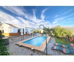 Villa en Venta en Comares, Málaga