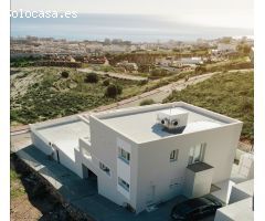 Elegante villa con vista panoramica sul mare a Benalmádena