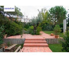 Chalet independiente junto a Campo de Futbol de Huetor Vega.