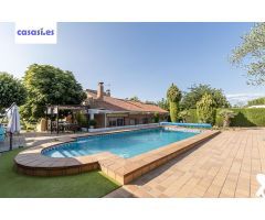 Casa con Gran Parcela en La Zubia