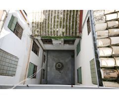 Calle Arriola junto San Juan de Dios