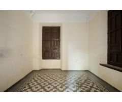 ¡Atención inversores! Casa Señorial en centro Alhendín con Solar edificable