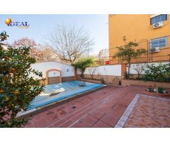 ¡¡¡ Maravillosa casa independiente con jardin y piscina en zona Alminares!!!
