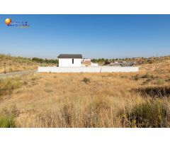 SE VENDE UN SOLAR EN URB.CAÑADAS DEL PARQUE, DILAR