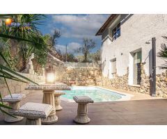 ESPECTACULAR CASA CON TERRENO EN LA SIERRA SUR