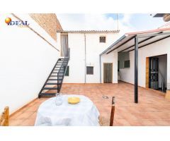 CASA DE PUEBLO EN ZUJAIRA