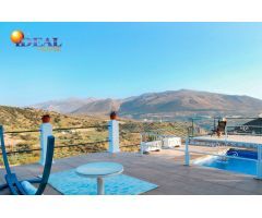 Casa de campo en Loja con piscina, barbacoa y manantial propio