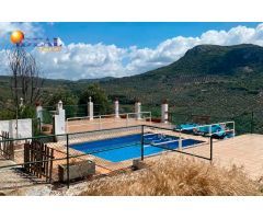 Casa de campo en Loja con piscina, barbacoa y manantial propio