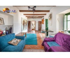 Casa de campo en Loja con piscina, barbacoa y manantial propio