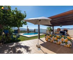 CASA DE ENSUEÑO CON PISCINA EN NIGUELAS
