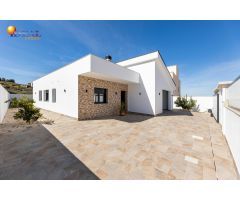 Villa de Diseño en Cañadas del Parque