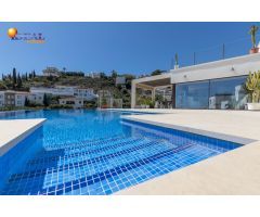 ¡¡EXCLUSIVA VILLA EN MONTE LOS ALMENDROS-SALOBREÑA!!