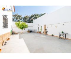 Gran Oportunidad en Láchar (Granada): Espectacular Casa con Local Comercial.