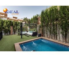 Exclusivo Chalet Pareado con Licencia Turística y Piscina Privada: Tu Paraíso Personal